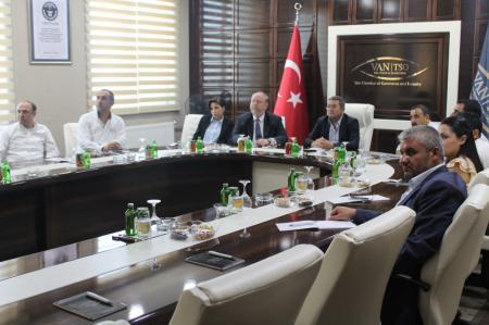 Rawêjkarê Bazirganî Ya Sefareta A.B.D. James TURNER Serlêdana OPBW