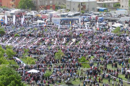 Dünya’nın En Kalabalık Kahvaltı Sofrası Rekoru Van’da