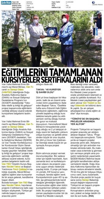 EĞİTİMLERİNİ TAMAMLANAN KURSİYERLER SERTİFİKALARINI ALDI