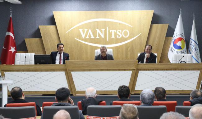 Yeni Yılın İlk Paneli 'Geçmişten Geleceğe Van'ın Kalkınma Dinamikleri Sorunlar ve Çözümler'