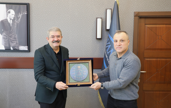 Ziyaret   Albay Başkonak'tan nezaket ziyareti