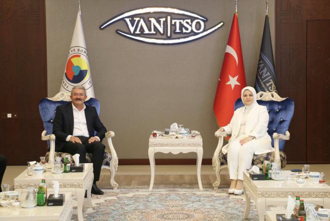 ZİYARET  Ayşe Sula Köseoğlu'ndan Van TSO'ya ziyaret