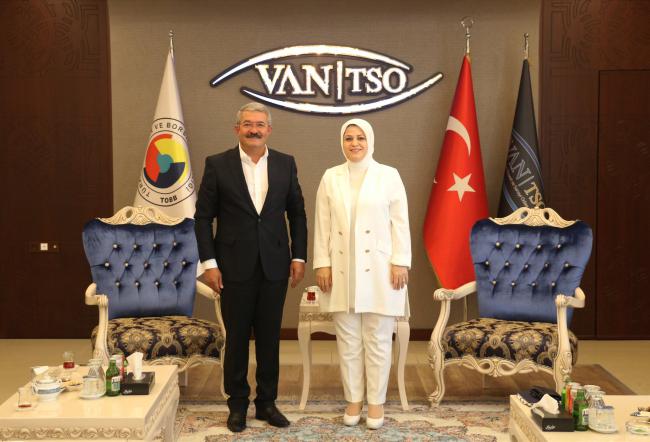 ZİYARET  Ayşe Sula Köseoğlu'ndan Van TSO'ya ziyaret