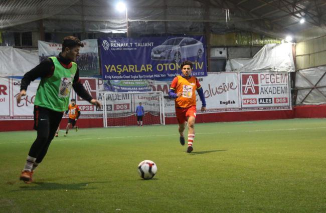 SHOPPİNG FEST FUTBOL TURNUVASI DÜZENLENDİ