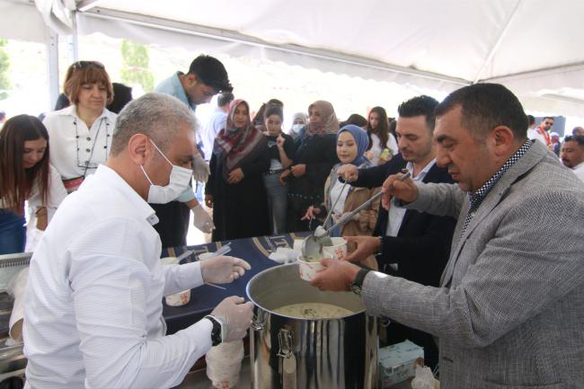 VAN TSO GASTRONOMİ FESTİVALİNDE AYRAN AŞI DAĞITTI