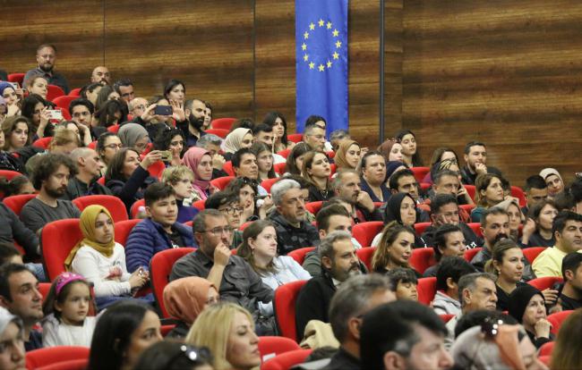 KONSER Antakya Medeniyetler Korosu Van'da konser verdi