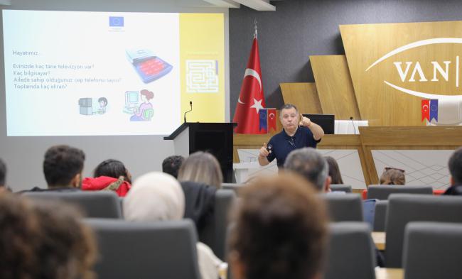 SEMİNER 'Medya Okuryazarlığı ve Dezenformasyon Semineri'