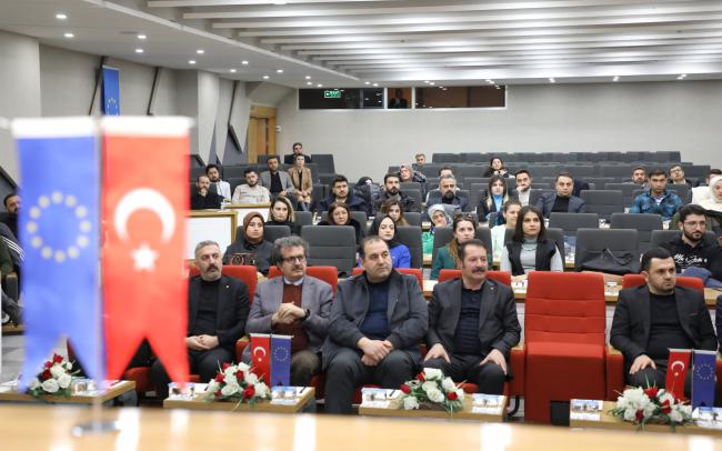 SEMİNER 'Medya Okuryazarlığı ve Dezenformasyon Semineri'