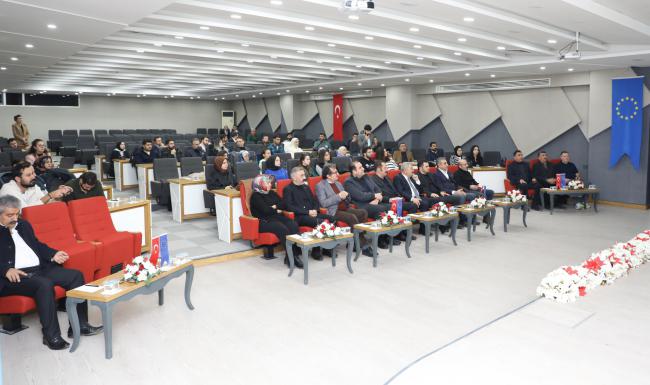 SEMİNER 'Medya Okuryazarlığı ve Dezenformasyon Semineri'