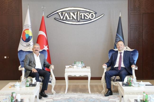 ZİYARET Ruslan Kazakbaev'i Van TSO'yu ziyaret etti