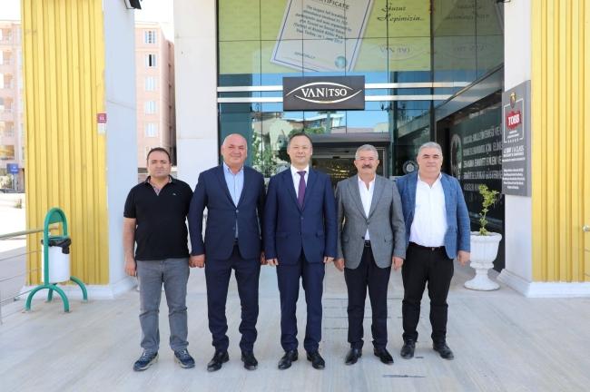 ZİYARET Ruslan Kazakbaev'i Van TSO'yu ziyaret etti