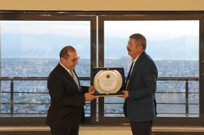 Veda Yemeği Akademik Danışman Abdulmenaf Turan'a veda edildi