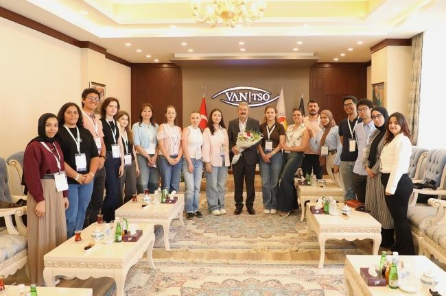 ZİYARET 14 Ülkeden öğrenciler Van TSO'yu ziyaret etti