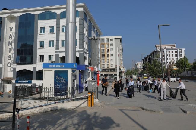 Başkan Takva'dan Yerlere çöp dökme meselesine trajikomik tepki!