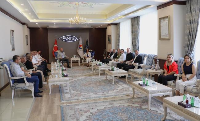 ZİYARET CHP heyetinden Van TSO'ya ziyaret