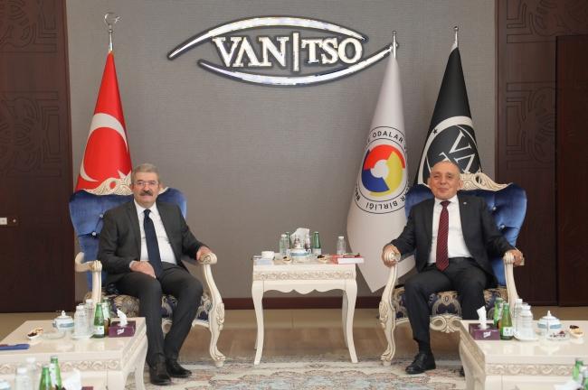 ZİYARET   Türkiye Bilişim Derneği'nden Van TSO'ya ziyaret