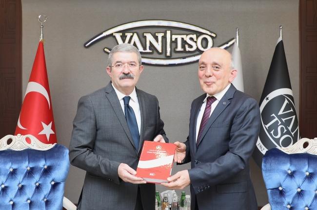 ZİYARET   Türkiye Bilişim Derneği'nden Van TSO'ya ziyaret