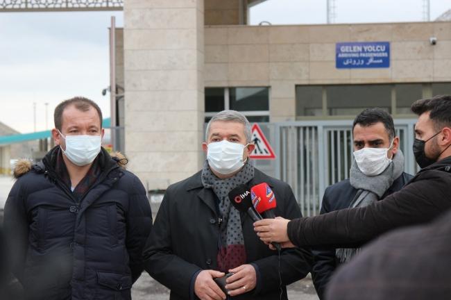 VAN TSO HEYETİ KAPIKÖY'DE 'KAPIKÖY YAYA GEÇİŞİNE KONTROLLÜ AÇILMALI'