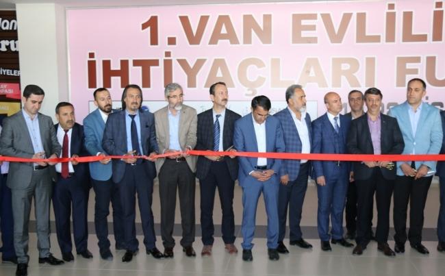 1.Evlilik ve Hediyelik Eşya Fuarı' açıldı