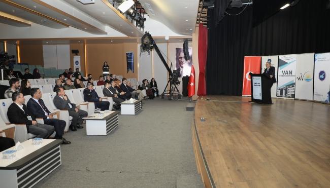 Sempozyum Van'da Aile Sempozyumu düzenlendi