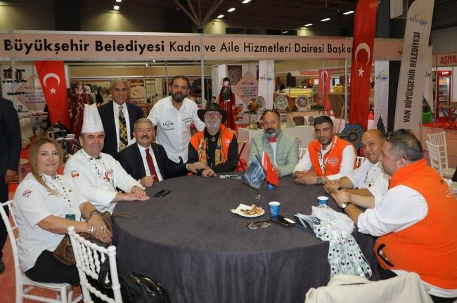 AÇILIŞ Van'ın binlerce yıllık mutfak mirasını dünyaya taşıyan fuar açıldı
