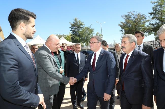 AÇILIŞ Van'ın binlerce yıllık mutfak mirasını dünyaya taşıyan fuar açıldı