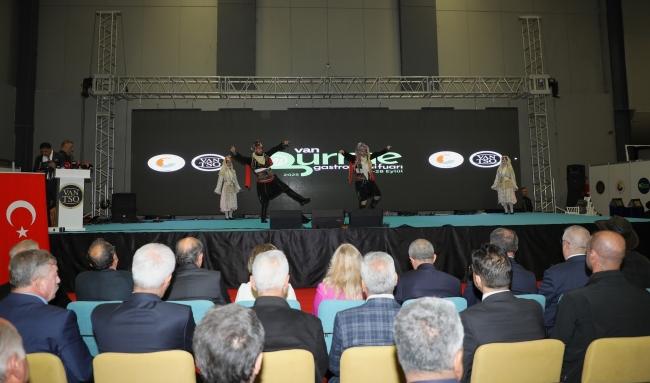 AÇILIŞ Van'ın binlerce yıllık mutfak mirasını dünyaya taşıyan fuar açıldı