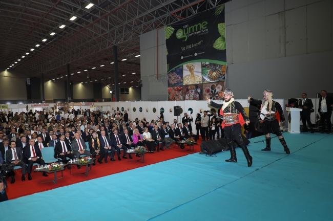 AÇILIŞ Van'ın binlerce yıllık mutfak mirasını dünyaya taşıyan fuar açıldı