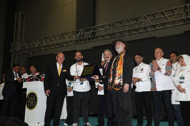 AÇILIŞ Van'ın binlerce yıllık mutfak mirasını dünyaya taşıyan fuar açıldı