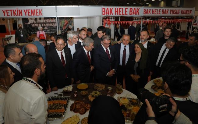 AÇILIŞ Van'ın binlerce yıllık mutfak mirasını dünyaya taşıyan fuar açıldı