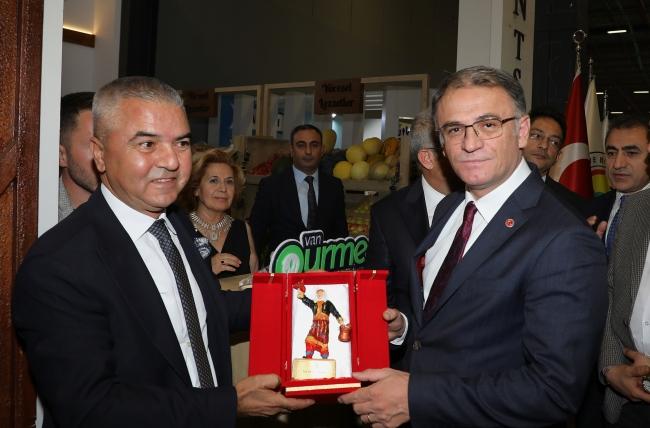 AÇILIŞ Van'ın binlerce yıllık mutfak mirasını dünyaya taşıyan fuar açıldı