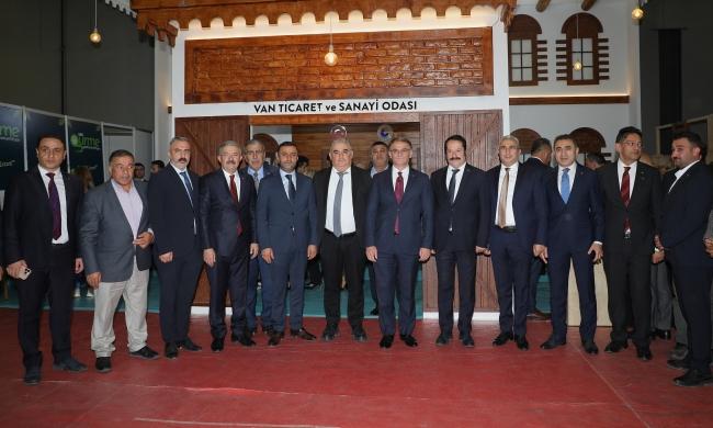 AÇILIŞ Van'ın binlerce yıllık mutfak mirasını dünyaya taşıyan fuar açıldı