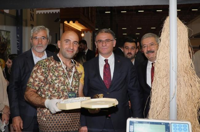 AÇILIŞ Van'ın binlerce yıllık mutfak mirasını dünyaya taşıyan fuar açıldı