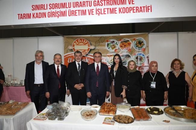 AÇILIŞ Van'ın binlerce yıllık mutfak mirasını dünyaya taşıyan fuar açıldı