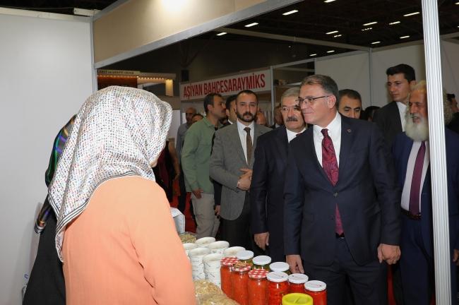 AÇILIŞ Van'ın binlerce yıllık mutfak mirasını dünyaya taşıyan fuar açıldı