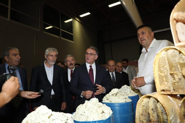 AÇILIŞ Van'ın binlerce yıllık mutfak mirasını dünyaya taşıyan fuar açıldı
