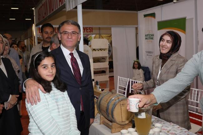 AÇILIŞ Van'ın binlerce yıllık mutfak mirasını dünyaya taşıyan fuar açıldı