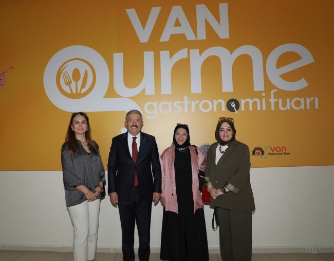 AÇILIŞ Van'ın binlerce yıllık mutfak mirasını dünyaya taşıyan fuar açıldı