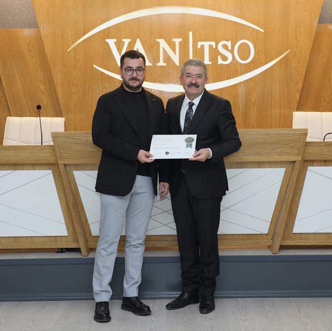 Sertifika Töreni Van TSO'da Hakemler Eğitimi Sertifika Töreni düzenlendi