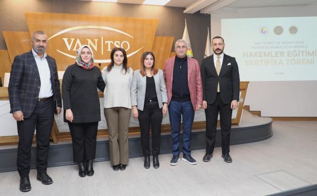 Sertifika Töreni Van TSO'da Hakemler Eğitimi Sertifika Töreni düzenlendi