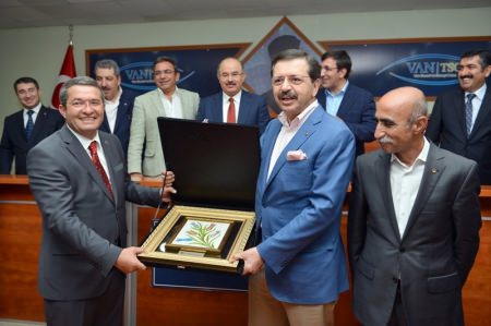 TOBB’un Van’da yaptıracağı lisenin protokolünün imzaları Van TSO’da atıldı