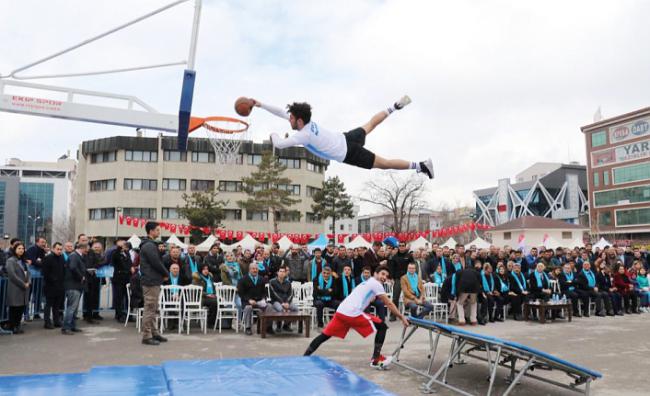 BAŞLIYOR VAN, SHOPPİNG FEST'E HAZIR